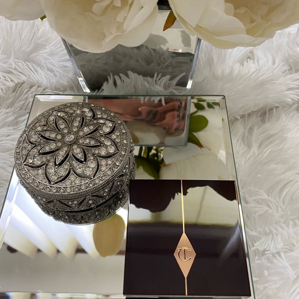 💓Charlotte Tilbury Eyeshadow💓 - Picture 2 of 4